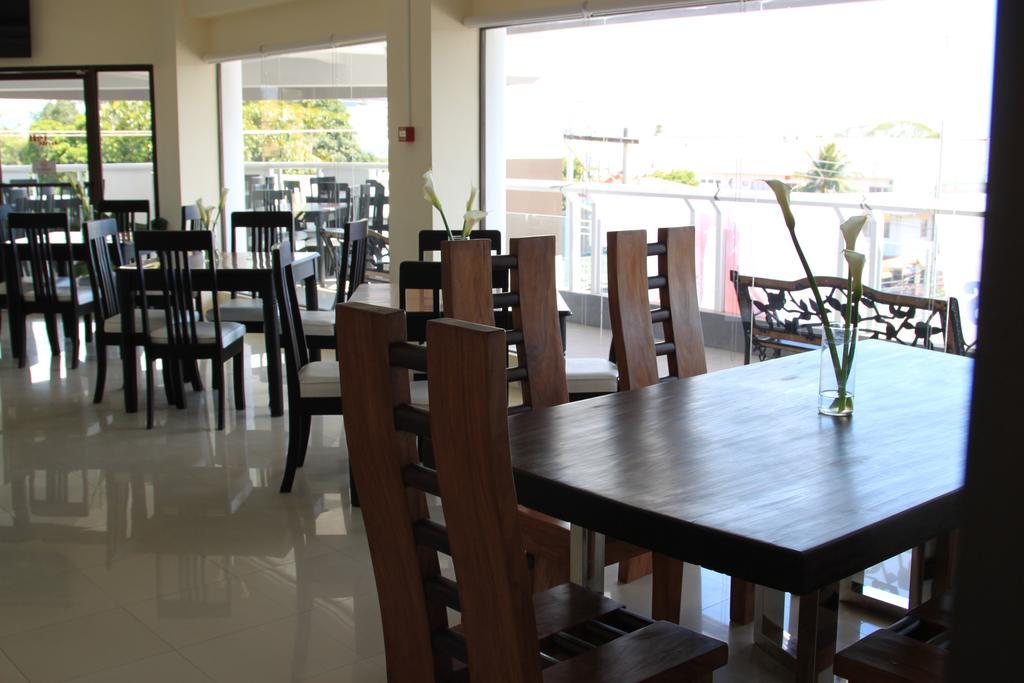 Sumo Asia Hotels - Davao City Buitenkant foto