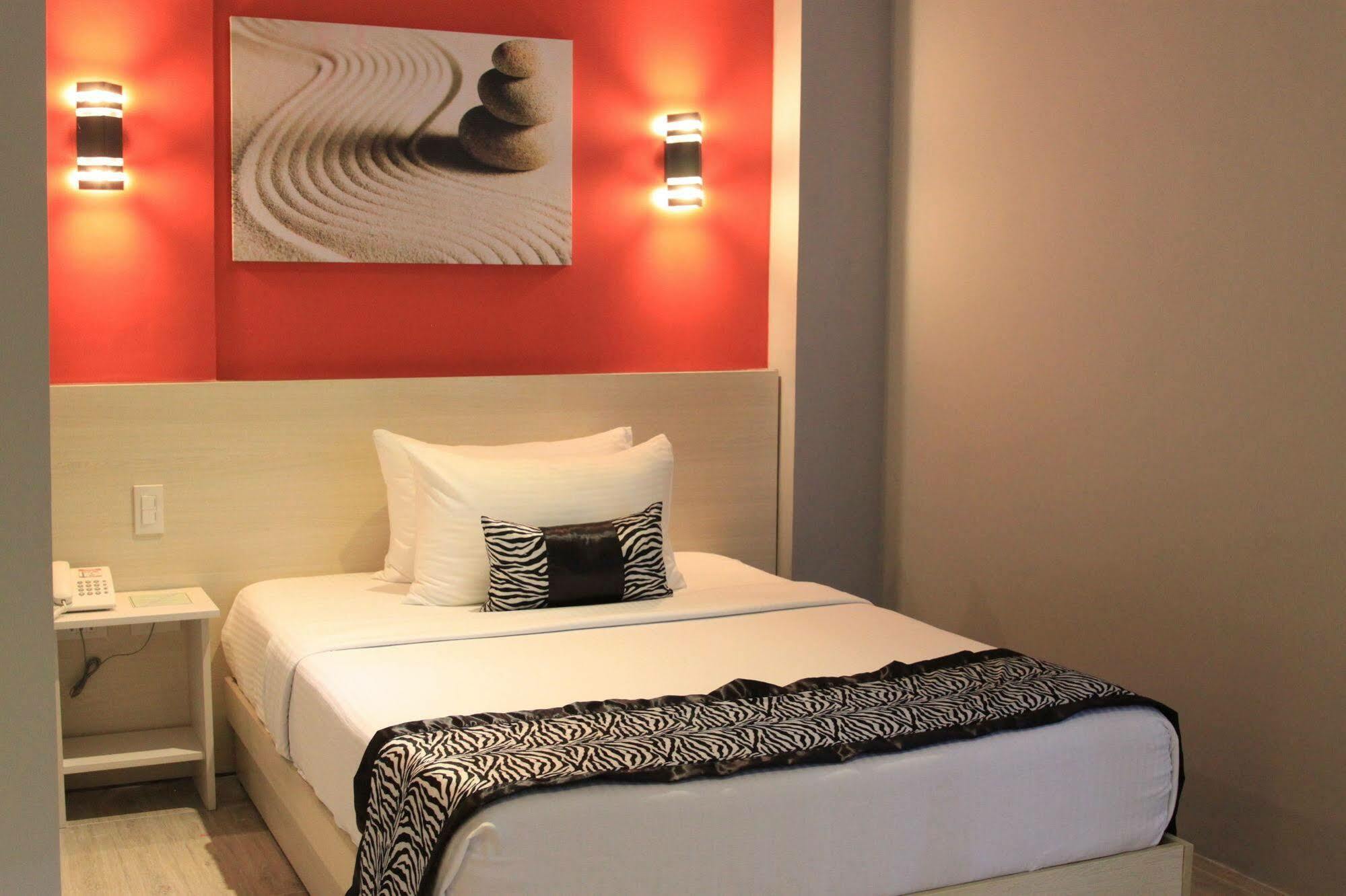 Sumo Asia Hotels - Davao City Buitenkant foto