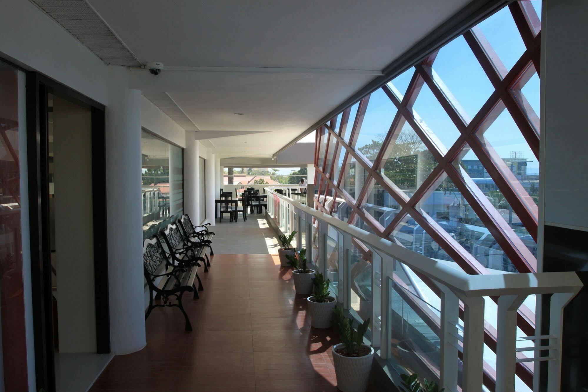Sumo Asia Hotels - Davao City Buitenkant foto